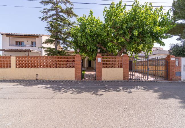 Vil.la en Empuriabrava - 0081-PANI Casa amb 4 dormitoris i jardí Vil.la en Empuriabrava - 0081-PANI Casa amb 4 dormitoris i jardí