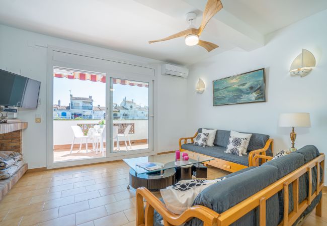 Vil.la en Empuriabrava - 0153-PORTO FINO Casa al canal amb amarratge Vil.la en Empuriabrava - 0153-PORTO FINO Casa al canal amb amarratge