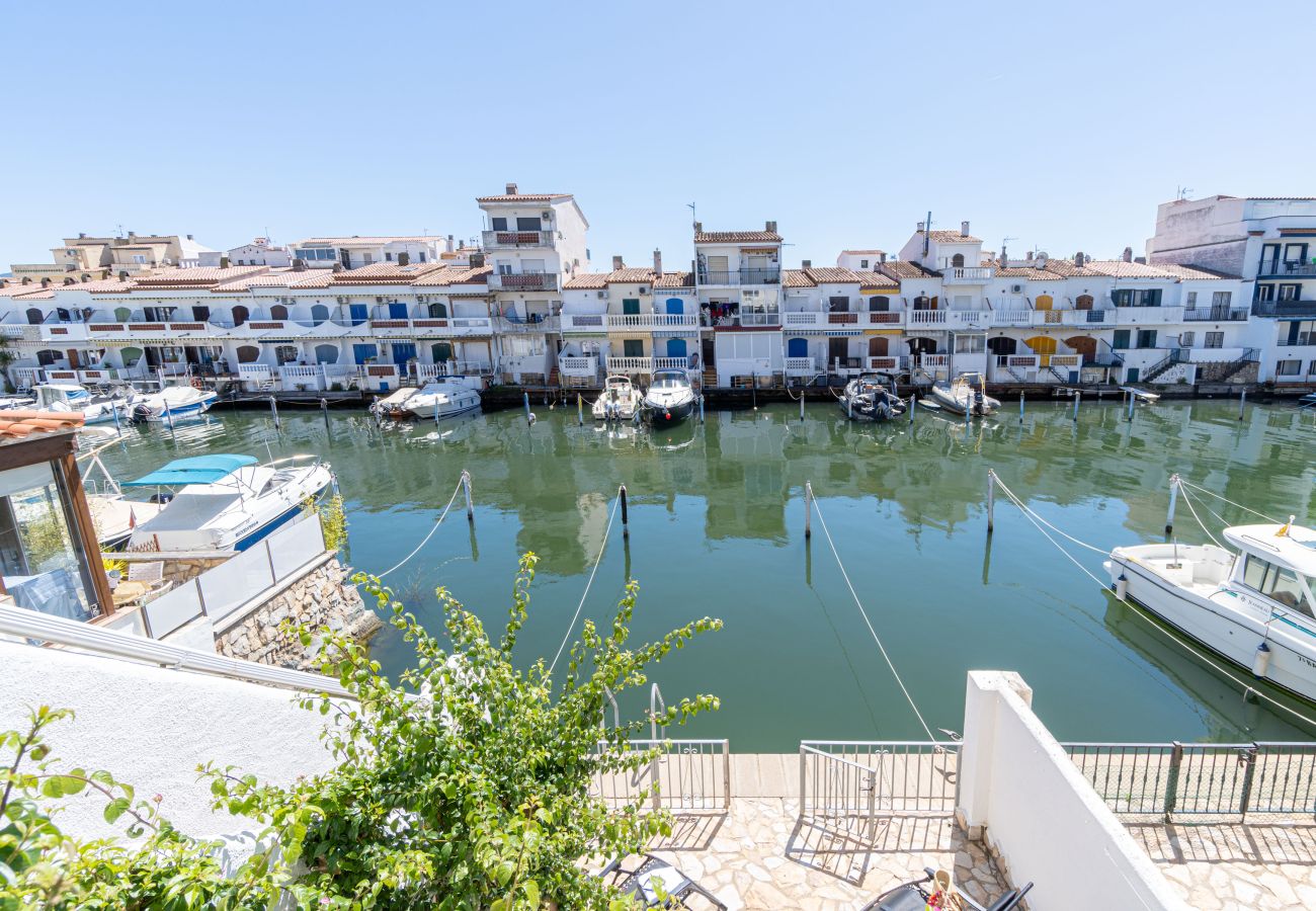 Vil.la en Empuriabrava - 0153-PORTO FINO Casa al canal amb amarratge