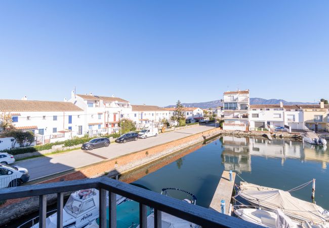 Apartament en Empuriabrava - 0139-ONADA Apartament amb vistes al canal Apartament en Empuriabrava - 0139-ONADA Apartament amb vistes al canal