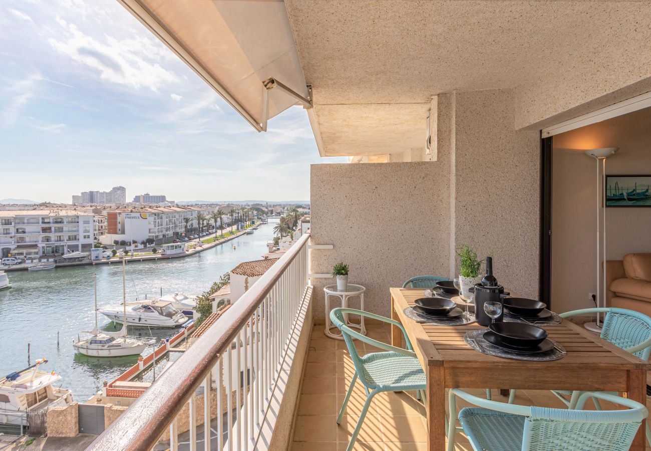 Apartament en Empuriabrava - 0162-PORT GREC Apartament amb vistes al canal i al mar