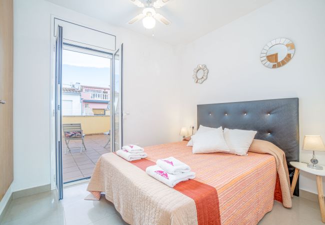 Vil.la en Empuriabrava - 0152-PUIGMAL Casa moderna per a 6 persones Vil.la en Empuriabrava - 0152-PUIGMAL Casa moderna per a 6 persones