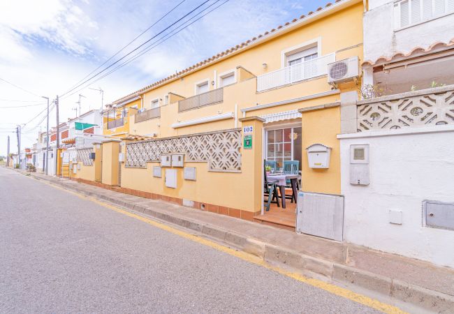 Vil.la en Empuriabrava - 0152-PUIGMAL Casa moderna per a 6 persones Vil.la en Empuriabrava - 0152-PUIGMAL Casa moderna per a 6 persones