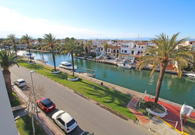 Apartament en Empuriabrava - 0154-PATTAYA Apartament amb vistes al canal Apartament en Empuriabrava - 0154-PATTAYA Apartament amb vistes al canal