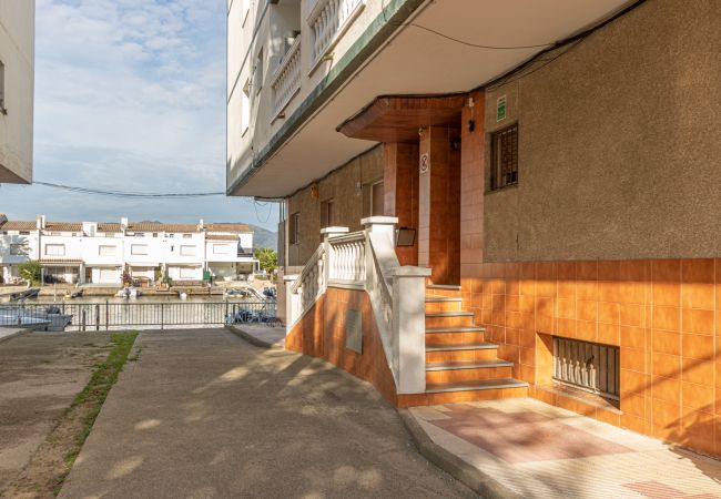 Apartament en Empuriabrava - 0195-PORT EMPORDA Apartament amb 2 dormitoris i terrassa