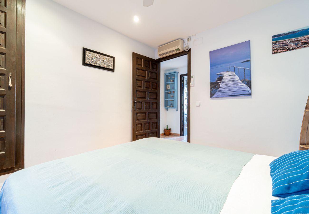 Vil.la en Empuriabrava - 0151-ILLA CARTAGO Casa al canal tipus pescador 