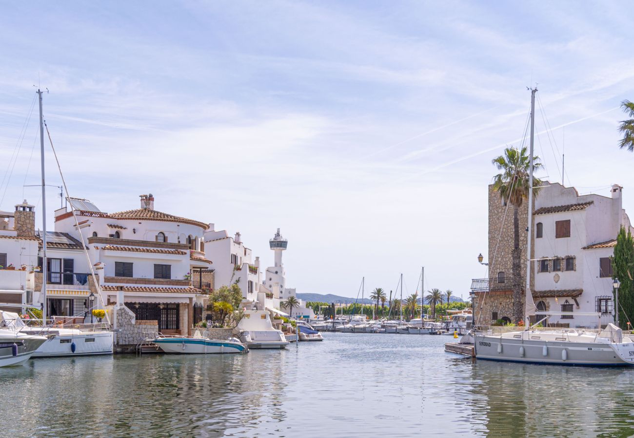Vil.la en Empuriabrava - 0151-ILLA CARTAGO Casa al canal tipus pescador 