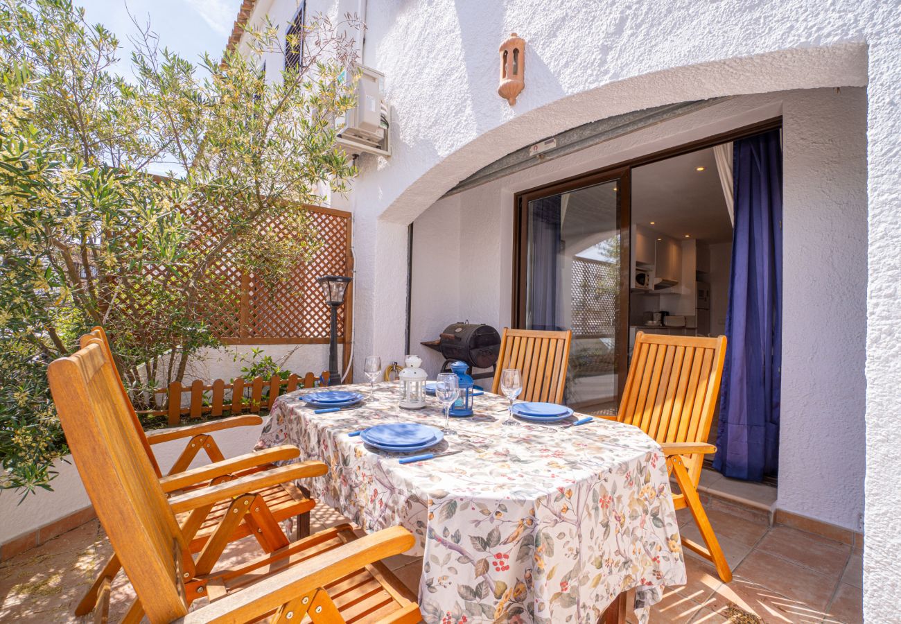 Vil.la en Empuriabrava - 0151-ILLA CARTAGO Casa al canal tipus pescador 