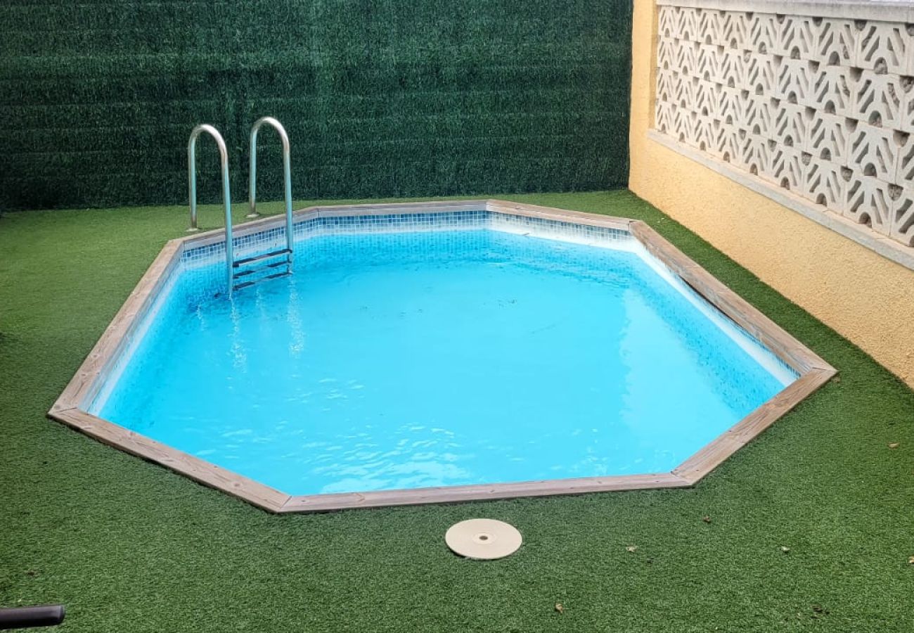 Vil.la en Empuriabrava - 0130-MONTGRI Casa amb piscina privada