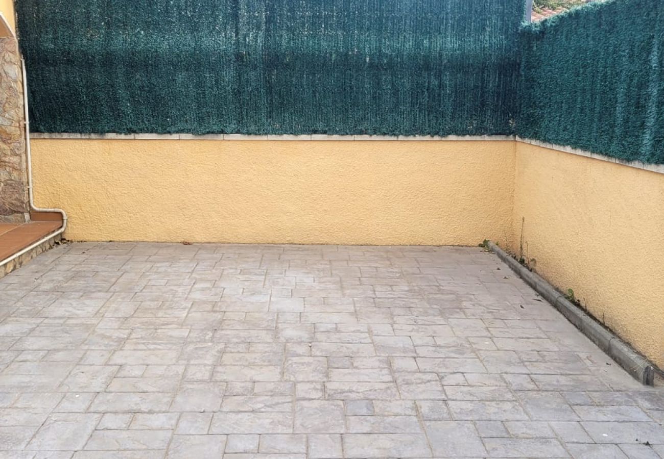 Vil.la en Empuriabrava - 0130-MONTGRI Casa amb piscina privada