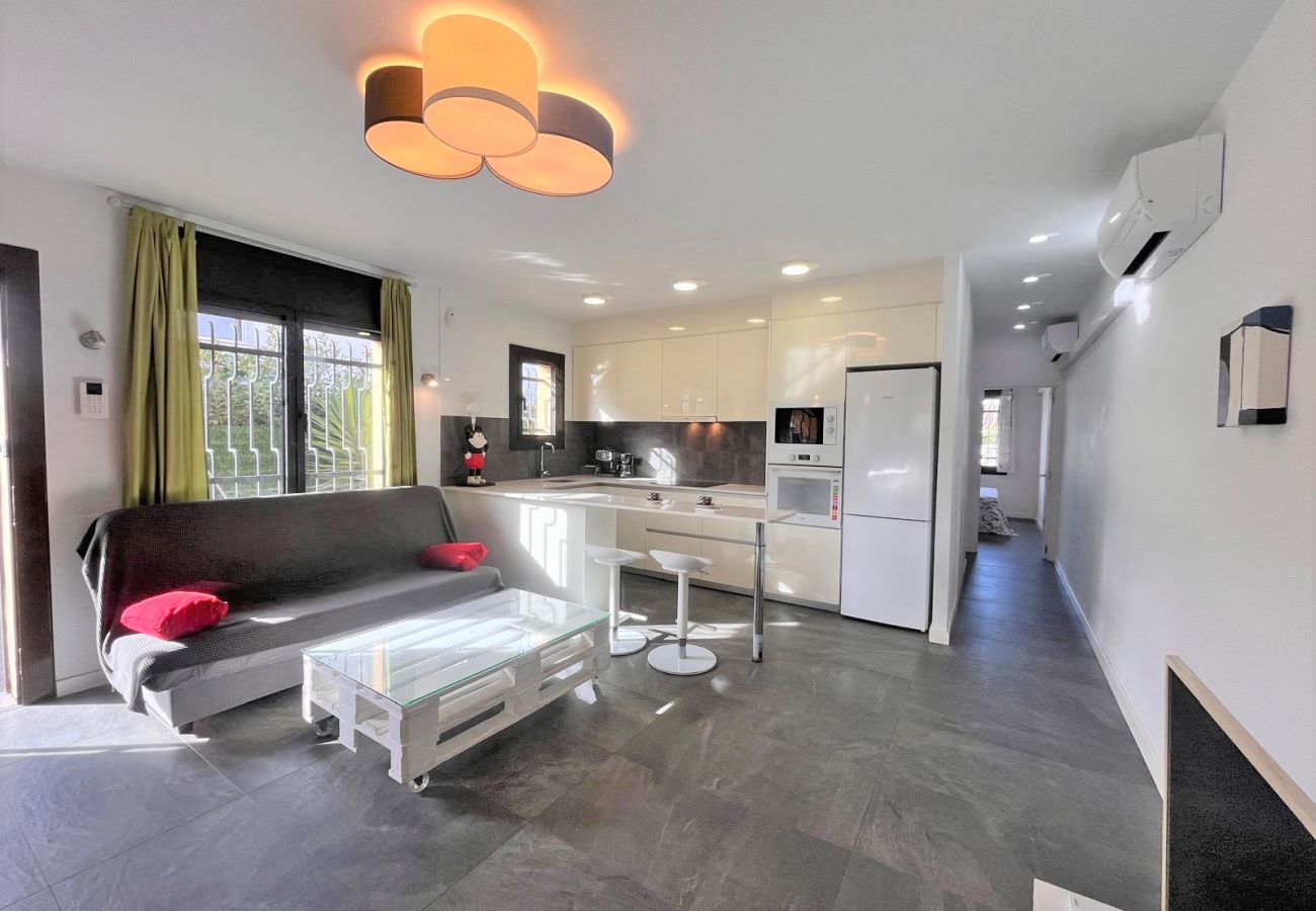 Vil.la en Empuriabrava - 0130-MONTGRI Casa amb piscina privada