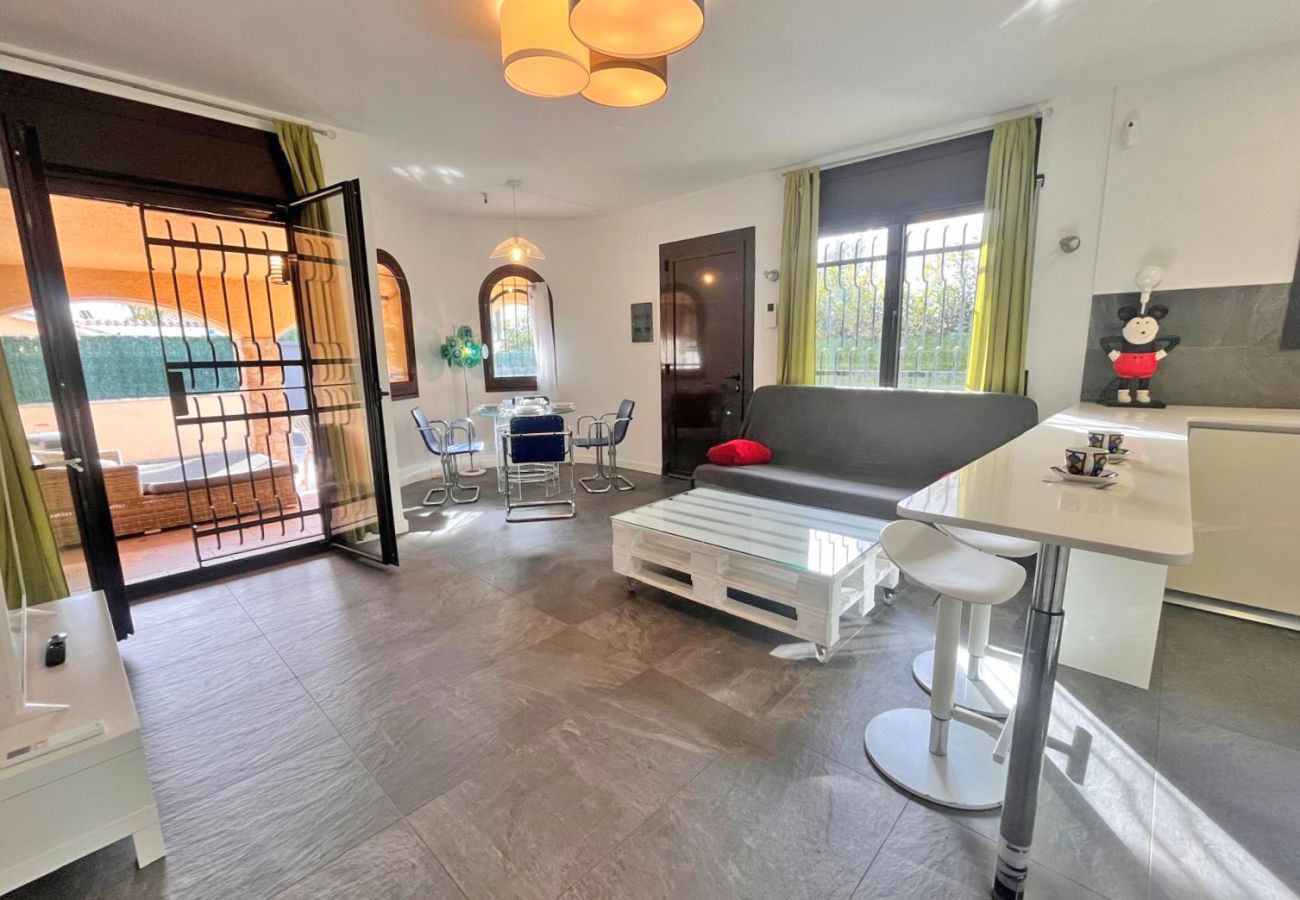 Vil.la en Empuriabrava - 0130-MONTGRI Casa amb piscina privada