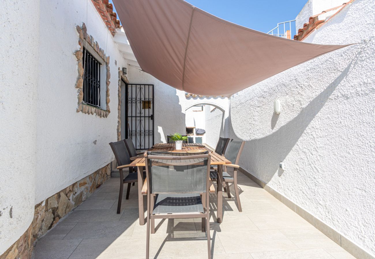 Vil.la en Empuriabrava - 0190-SANT MAURICI Casa amb piscina privada