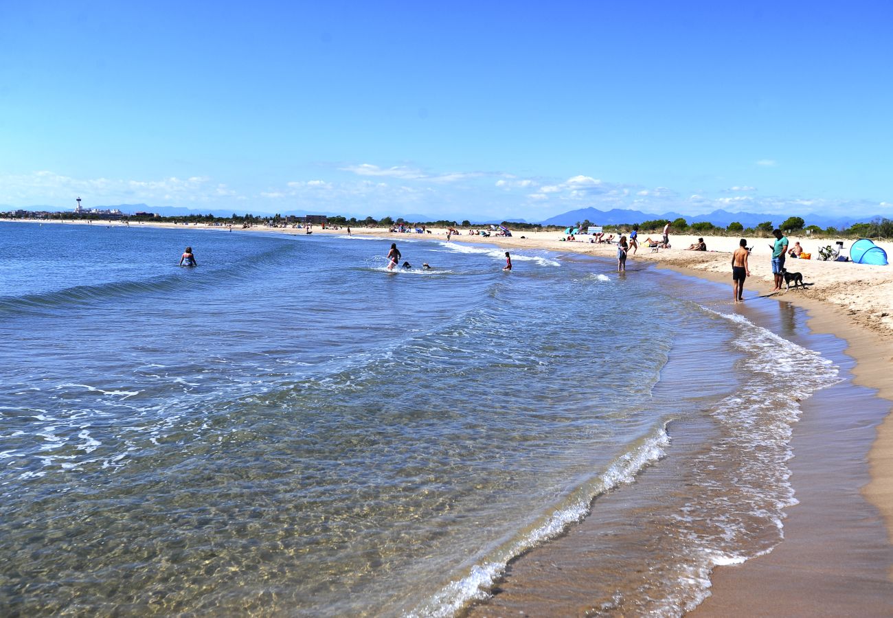 Vil.la en Empuriabrava - 0190-SANT MAURICI Casa amb piscina privada