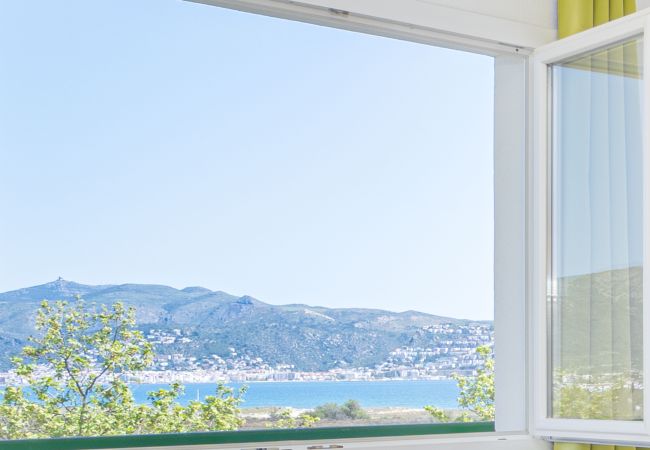 Ferienwohnung in Empuriabrava - 0148-PORT DUCAL Appartment mit Terrasse, Meerblick und WLAN Ferienwohnung in Empuriabrava - 0148-PORT DUCAL Appartment mit Terrasse, Meerblick und WLAN