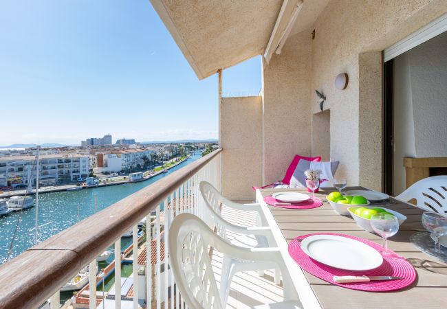 Ferienwohnung in Empuriabrava - 0161-PORT GREC Appartement mit WLAN, Kanal und Meerblick Ferienwohnung in Empuriabrava - 0161-PORT GREC Appartement mit WLAN, Kanal und Meerblick