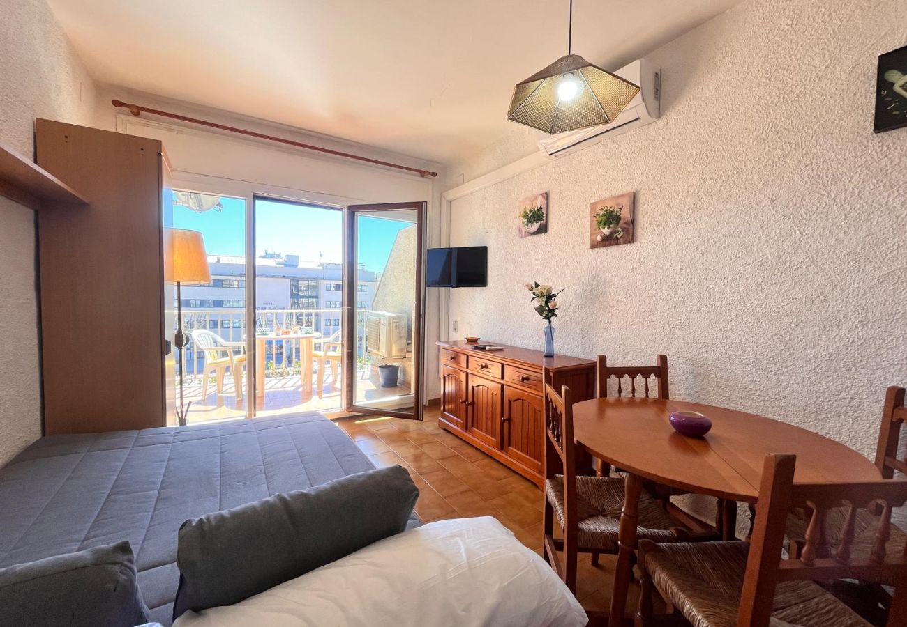 Studio in Empuriabrava - 0168-POBLAT TIPIC Studio im Strandnähe