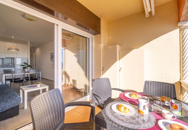 Ferienwohnung in Empuriabrava - 0016-BAHIA Appartement direkt am Strand mit WLAN Ferienwohnung in Empuriabrava - 0016-BAHIA Appartement direkt am Strand mit WLAN