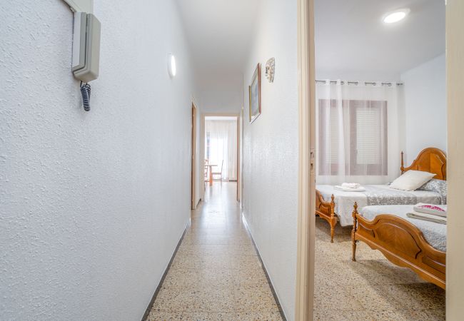 Ferienwohnung in Rosas / Roses - 2025-POETA MARQUINA Appartement mit 3 Schlafzimmer