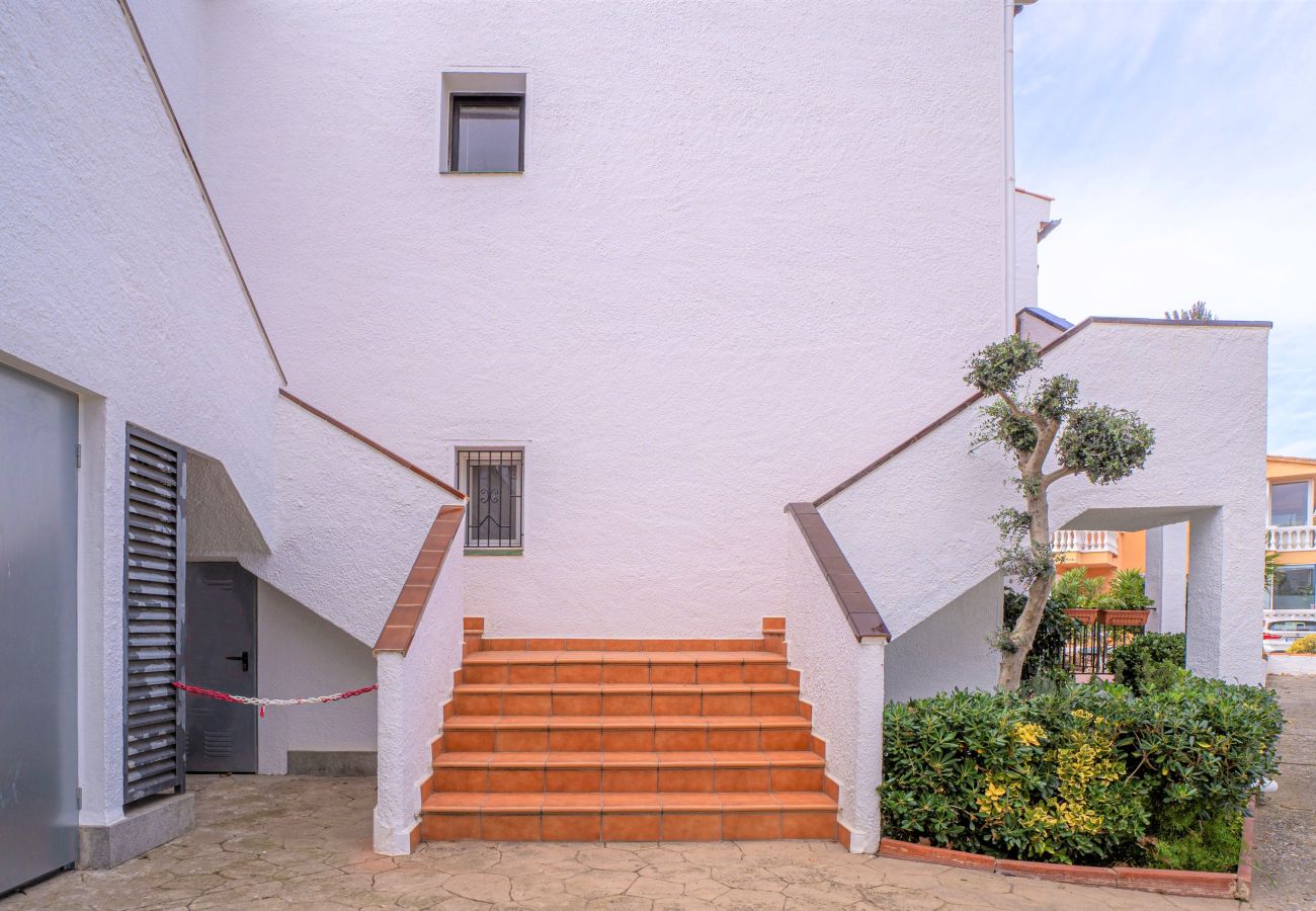 Ferienwohnung in Empuriabrava - 0012-BAHIA Appartement in der Nähe vom Strand mit Parkplatz