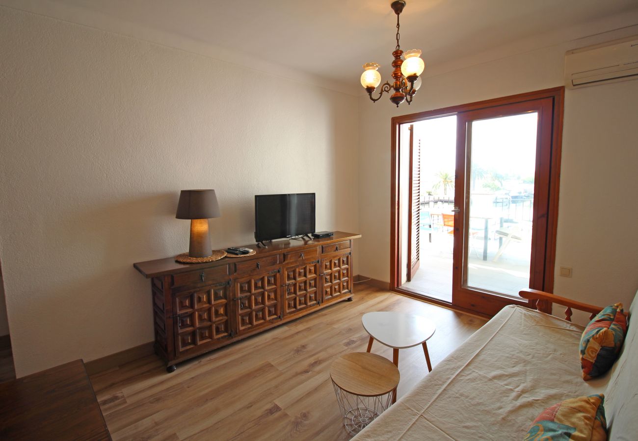 Ferienwohnung in Empuriabrava - 0169-PORT SEGRE Appartement mit Kanalblick