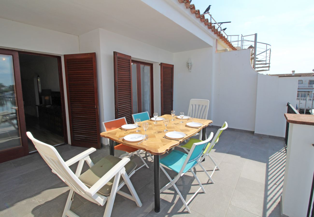 Ferienwohnung in Empuriabrava - 0169-PORT SEGRE Appartement mit Kanalblick