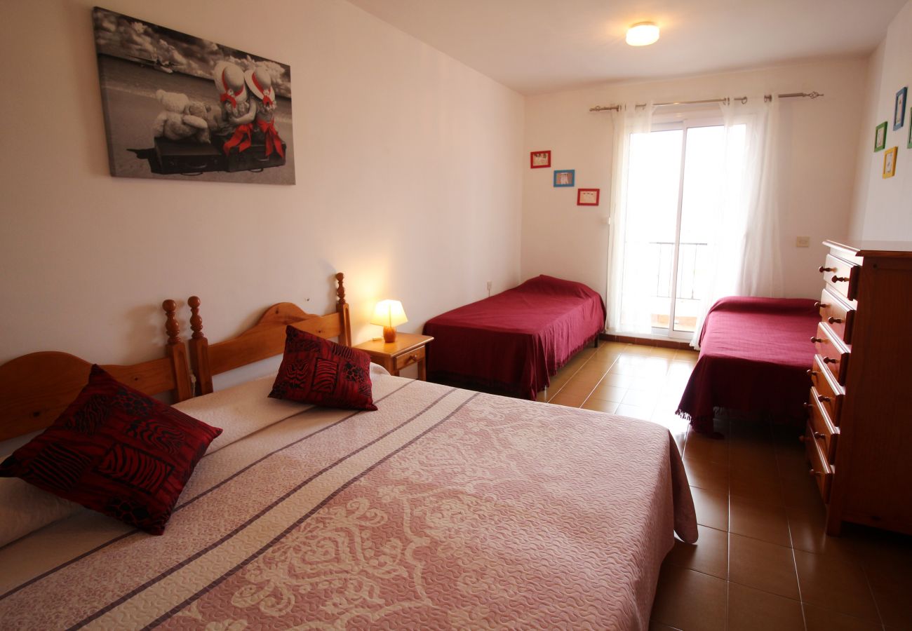 Ferienwohnung in Empuriabrava - 0186-SAN LUIS Appartement mit Meerblick