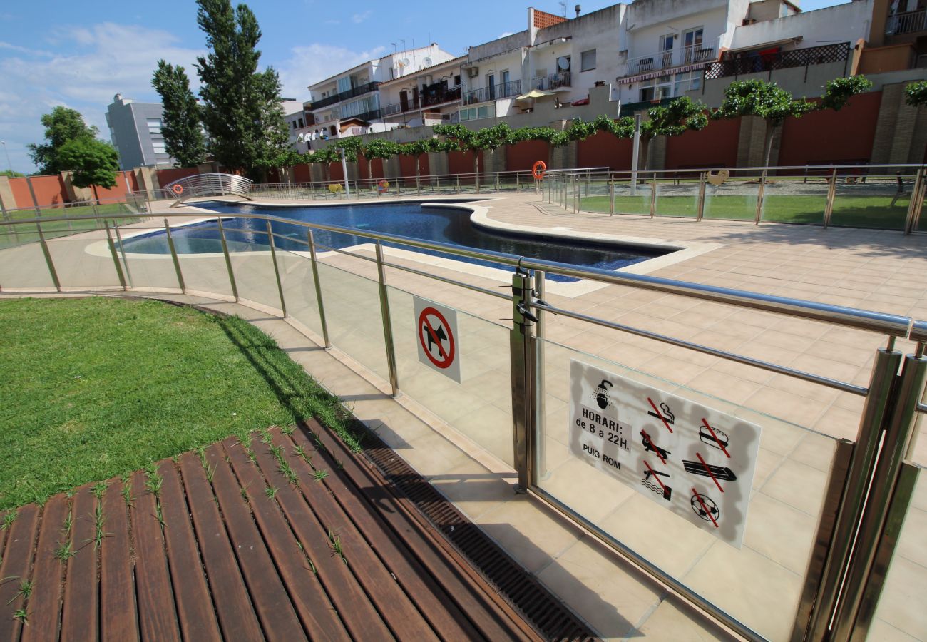 Ferienwohnung in Empuriabrava - 0149-PUIG ROM Appartment mit Gemeinschaftspool und Parkplatz