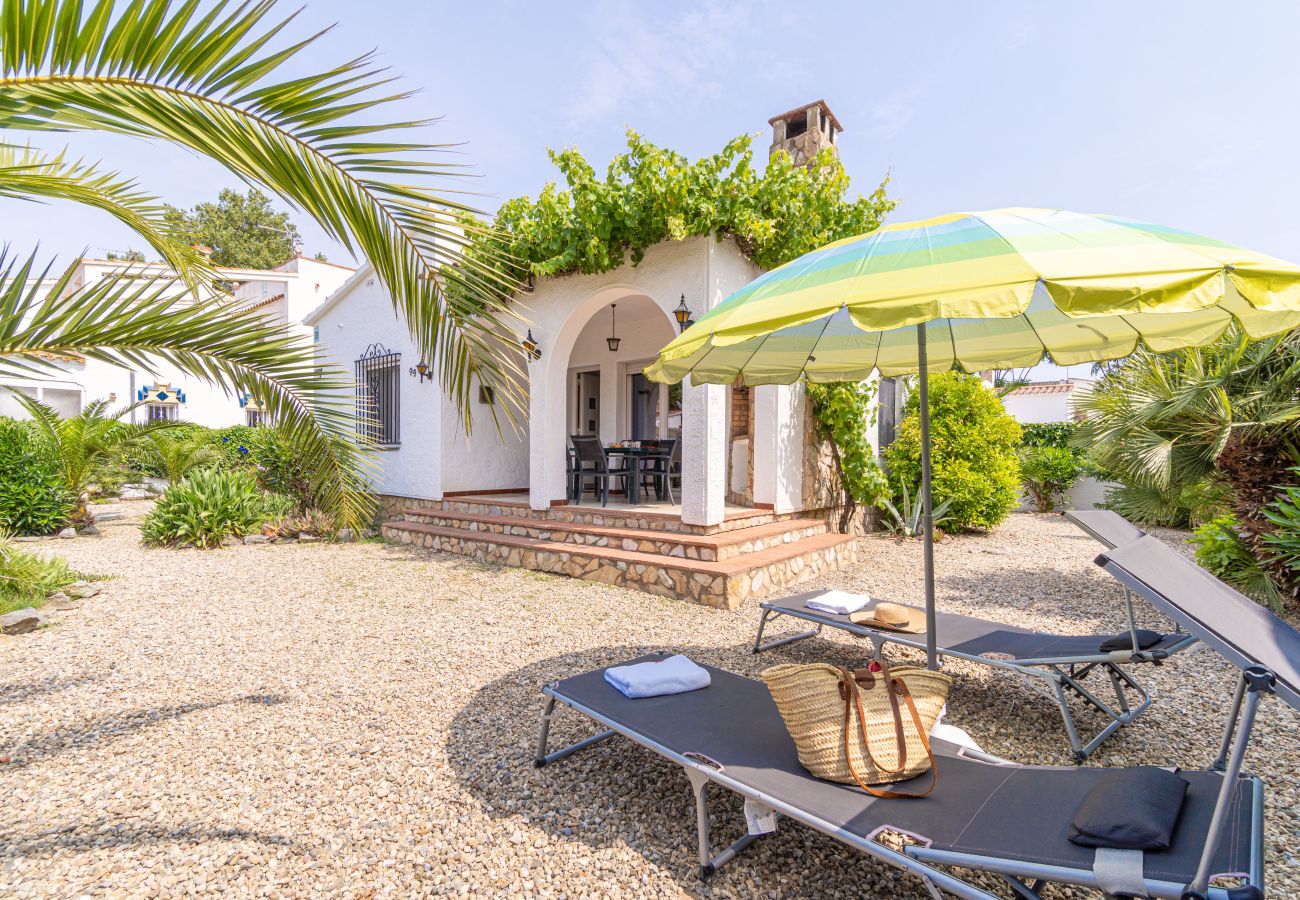 Villa in Empuriabrava - 0119-MONTSENY Haus mit Studio