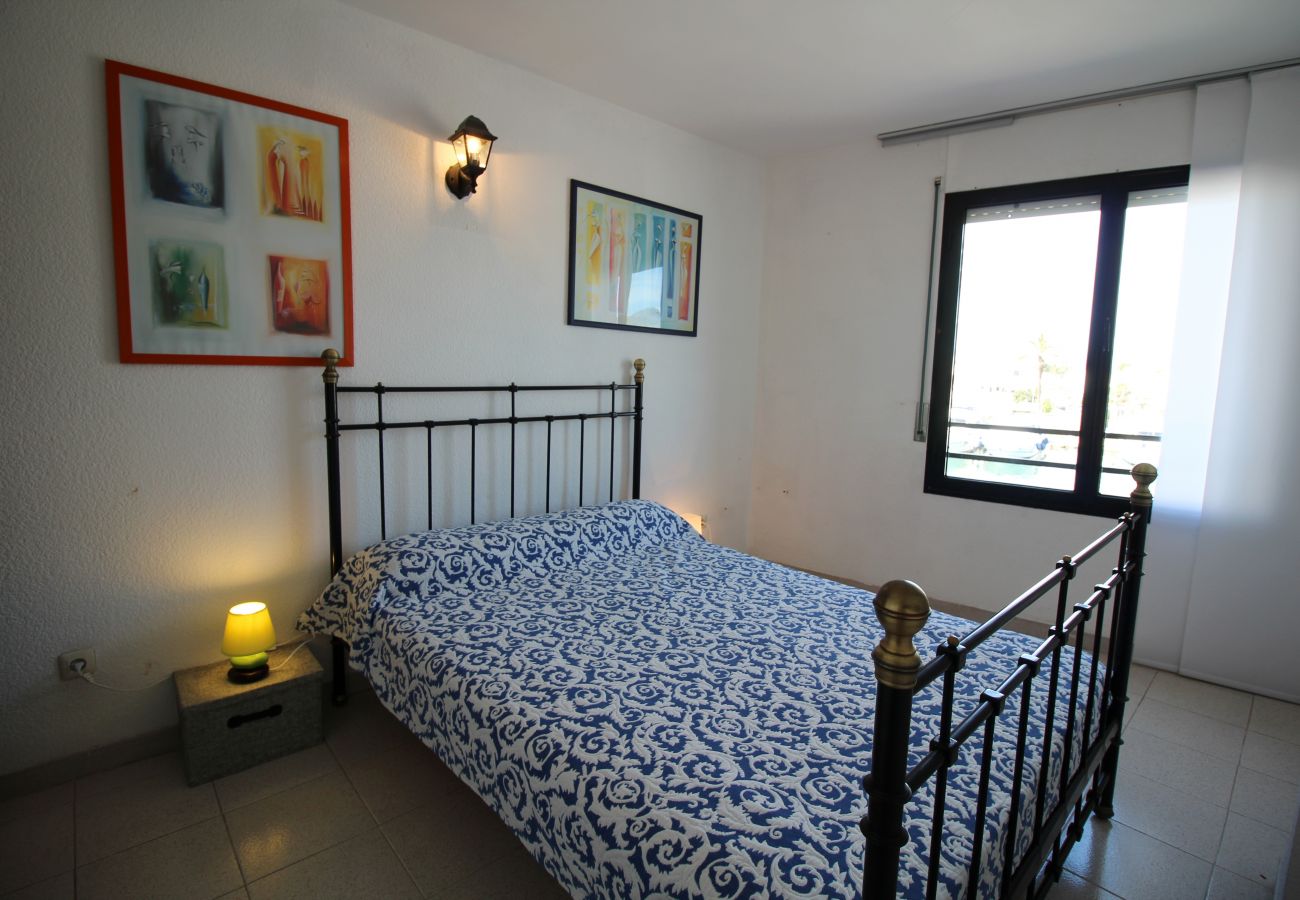 Ferienwohnung in Empuriabrava - 0049-CABALLITO DE MAR Appartement mit Kanalblick