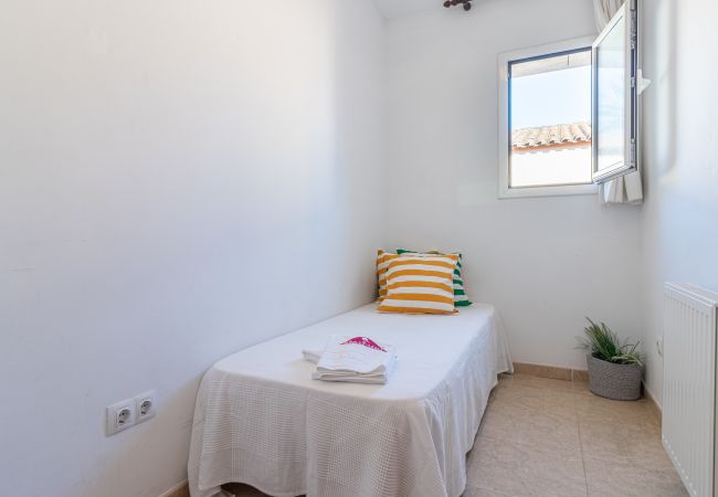 Villa in Empuriabrava - 0145-PANI Haus am Kanal mit Pool und Liegeplatz Villa in Empuriabrava - 0145-PANI Haus am Kanal mit Pool und Liegeplatz