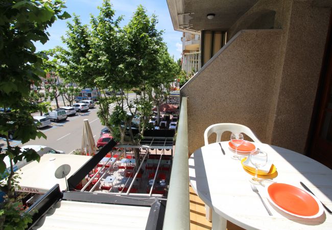 Studio in Empuriabrava - 0167-POBLAT TIPIC Studio im Strandnähe Studio in Empuriabrava - 0167-POBLAT TIPIC Studio im Strandnähe