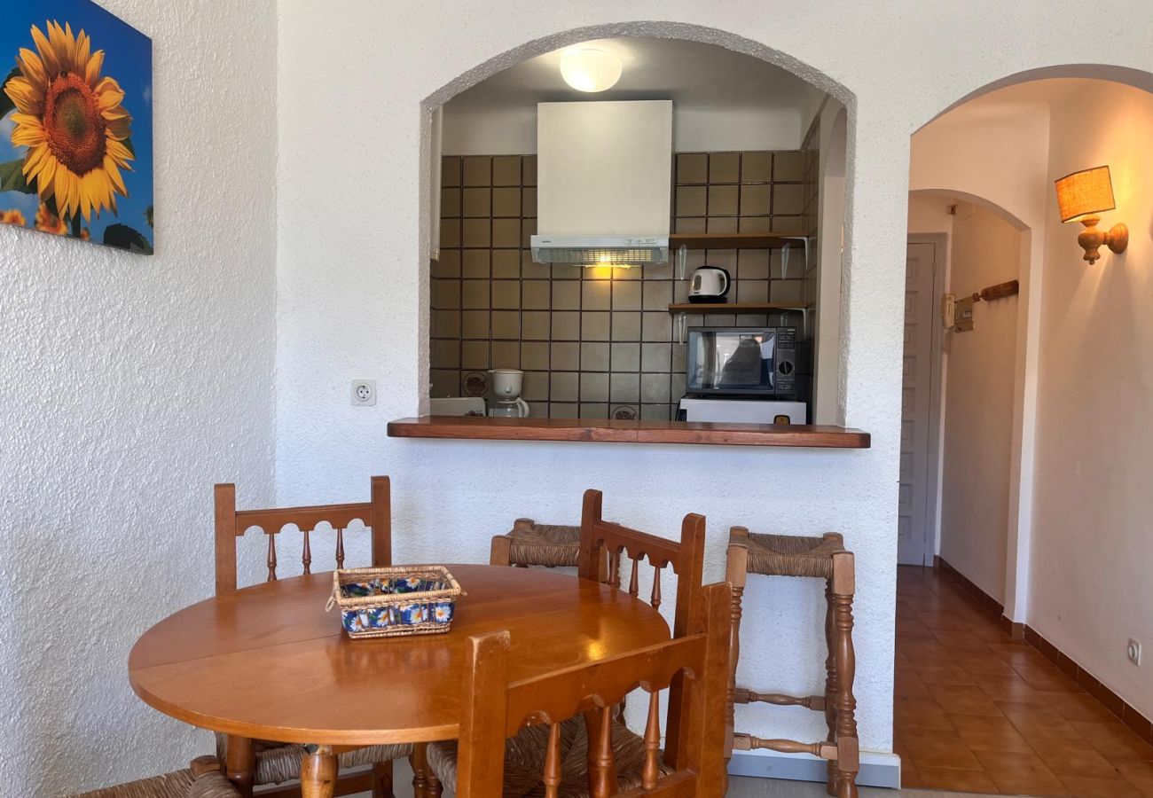 Studio in Empuriabrava - 0167-POBLAT TIPIC Studio im Strandnähe