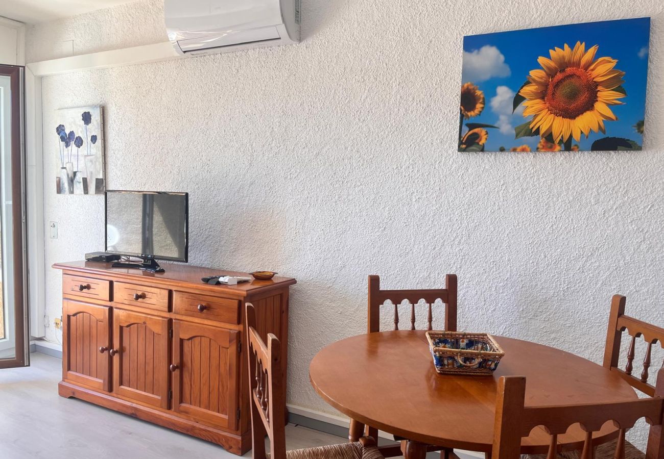 Studio in Empuriabrava - 0167-POBLAT TIPIC Studio im Strandnähe