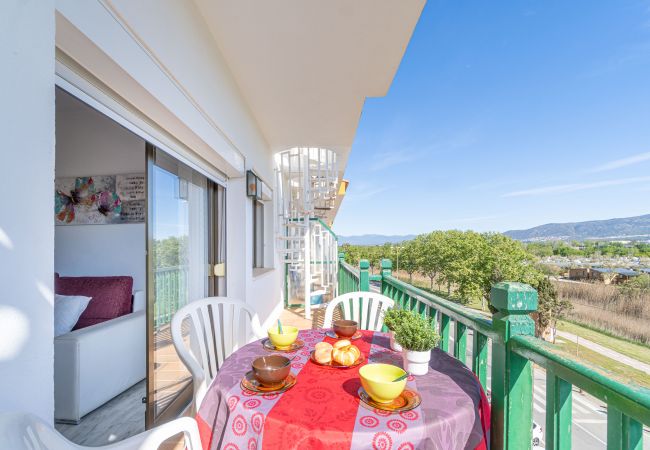 Ferienwohnung in Empuriabrava - 0182-PORT DUCAL Appartment mit Terrasse, Meerblick und WLAN