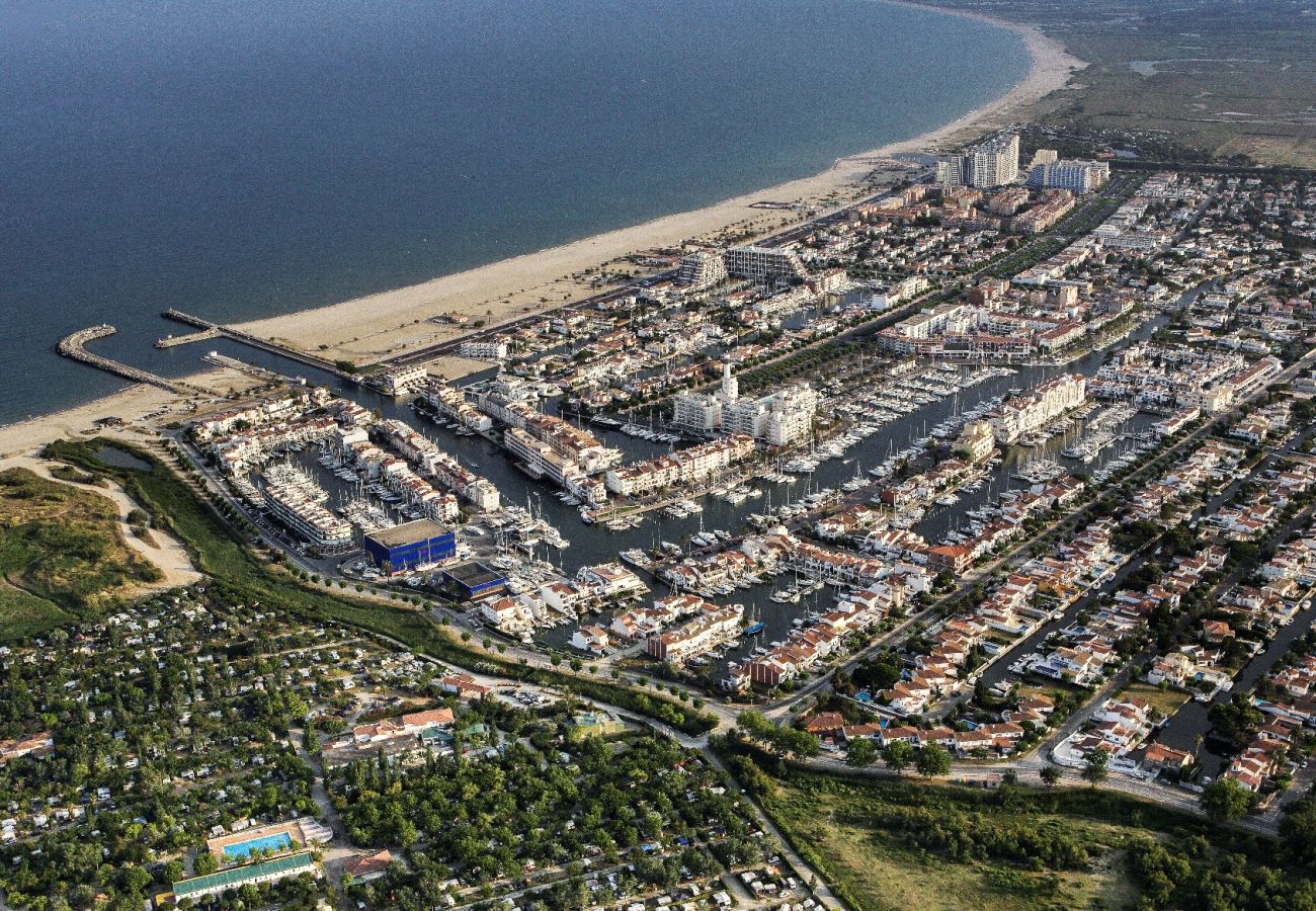 Ferienwohnung in Empuriabrava - 0182-PORT DUCAL Appartment mit Terrasse, Meerblick und WLAN