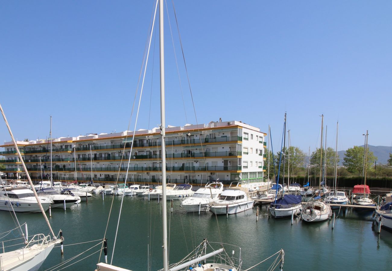 Ferienwohnung in Empuriabrava - 0182-PORT DUCAL Appartment mit Terrasse, Meerblick und WLAN