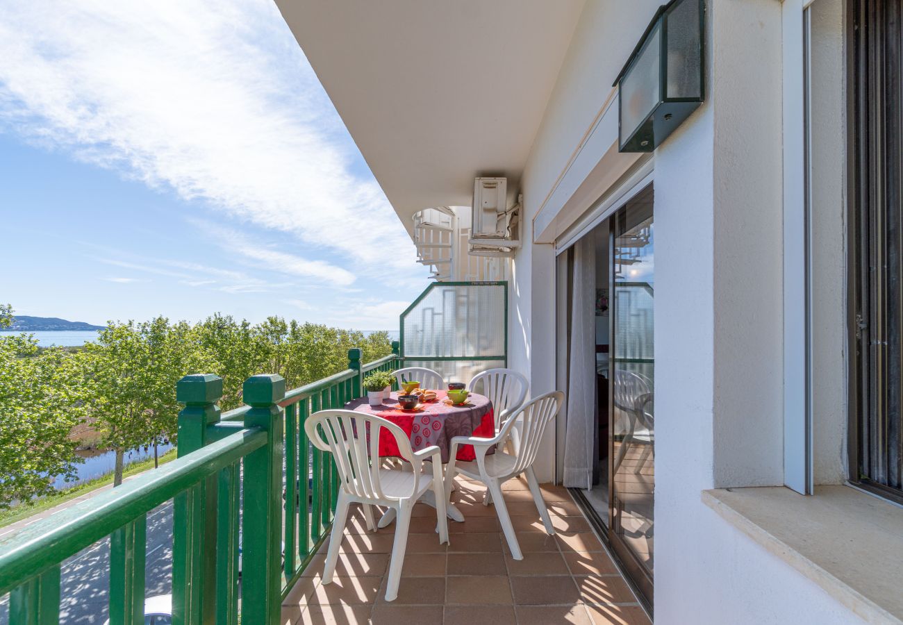 Ferienwohnung in Empuriabrava - 0182-PORT DUCAL Appartment mit Terrasse, Meerblick und WLAN