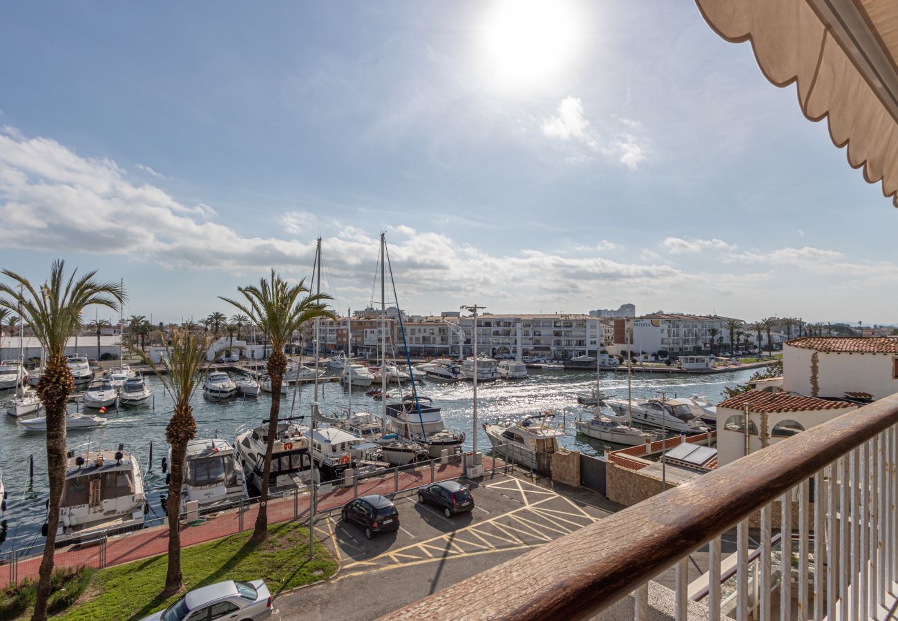 Ferienwohnung in Empuriabrava - 0112-PORT GREC Appartment mit Blick am Kanal