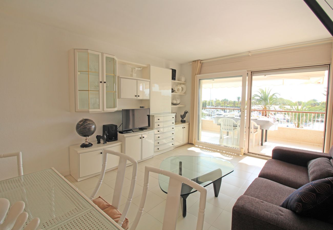 Ferienwohnung in Empuriabrava - 0112-PORT GREC Appartment mit Blick am Kanal