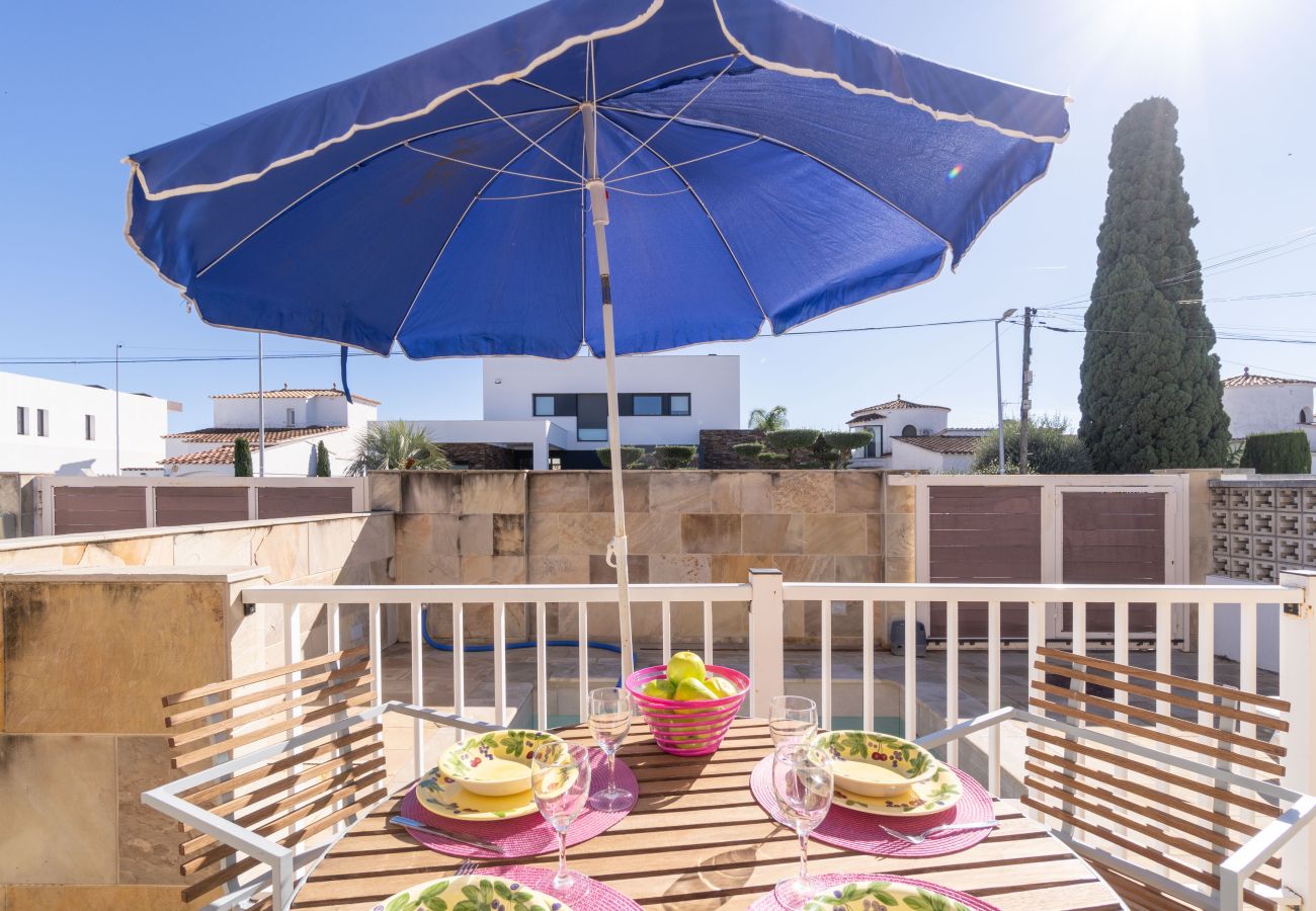 Villa in Empuriabrava - 0034-NOGUERA Häuschen mit kleinem Pool