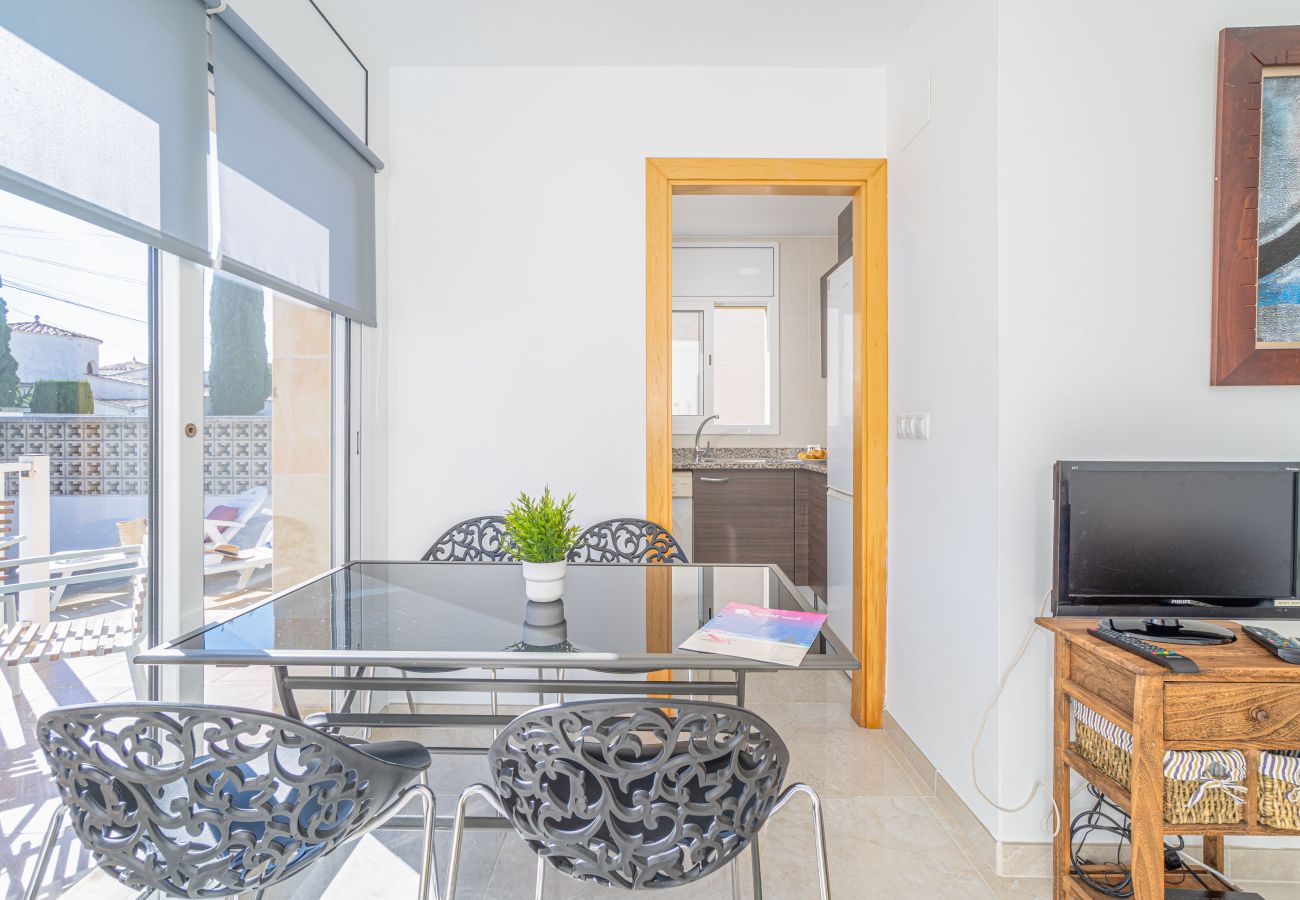 Villa in Empuriabrava - 0034-NOGUERA Häuschen mit kleinem Pool