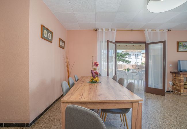 Villa in Empuriabrava - 0081-PANI Haus mit 4 Schlafzimmern und Garten Villa in Empuriabrava - 0081-PANI Haus mit 4 Schlafzimmern und Garten