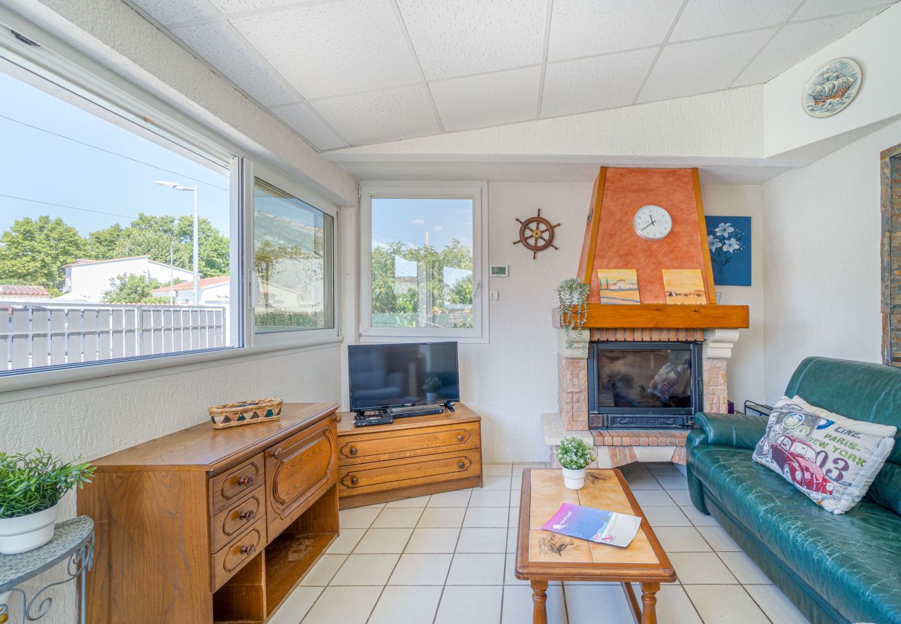 Villa in Empuriabrava - 0032-CARLIT Haus mit Garten und 3 Schlafzimmer