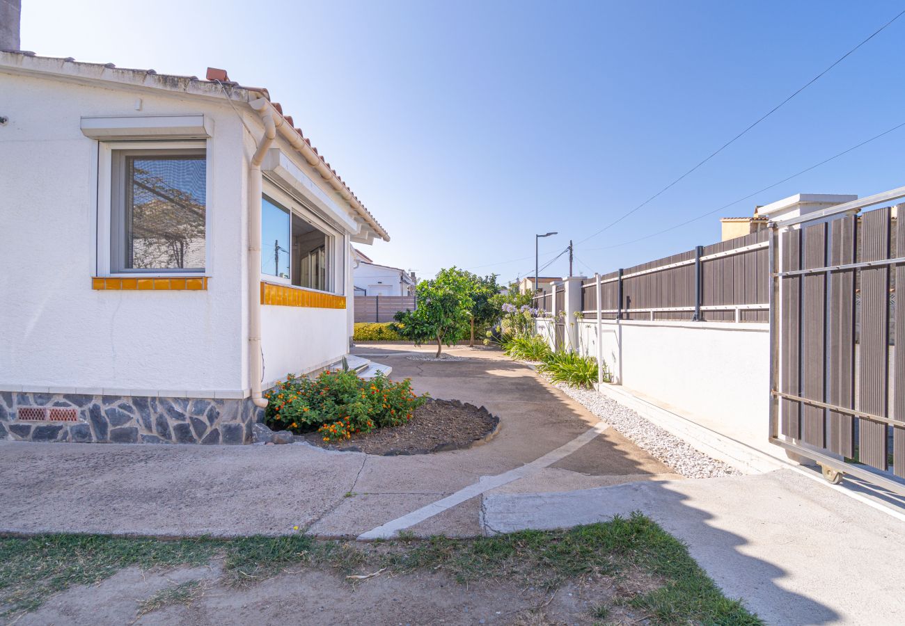 Villa in Empuriabrava - 0032-CARLIT Haus mit Garten und 3 Schlafzimmer