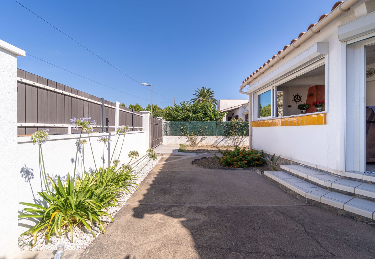 Villa in Empuriabrava - 0032-CARLIT Haus mit Garten und 3 Schlafzimmer