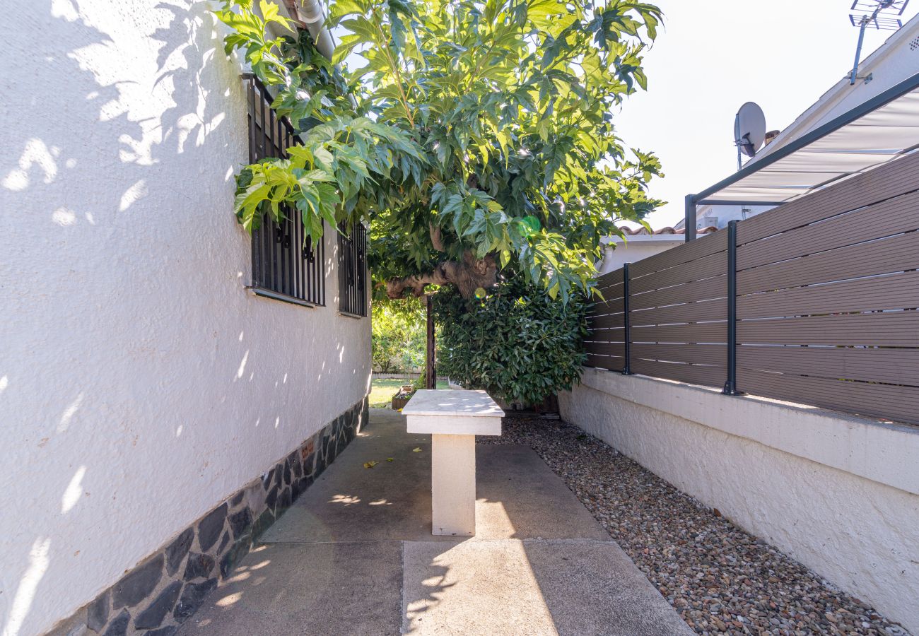 Villa in Empuriabrava - 0032-CARLIT Haus mit Garten und 3 Schlafzimmer