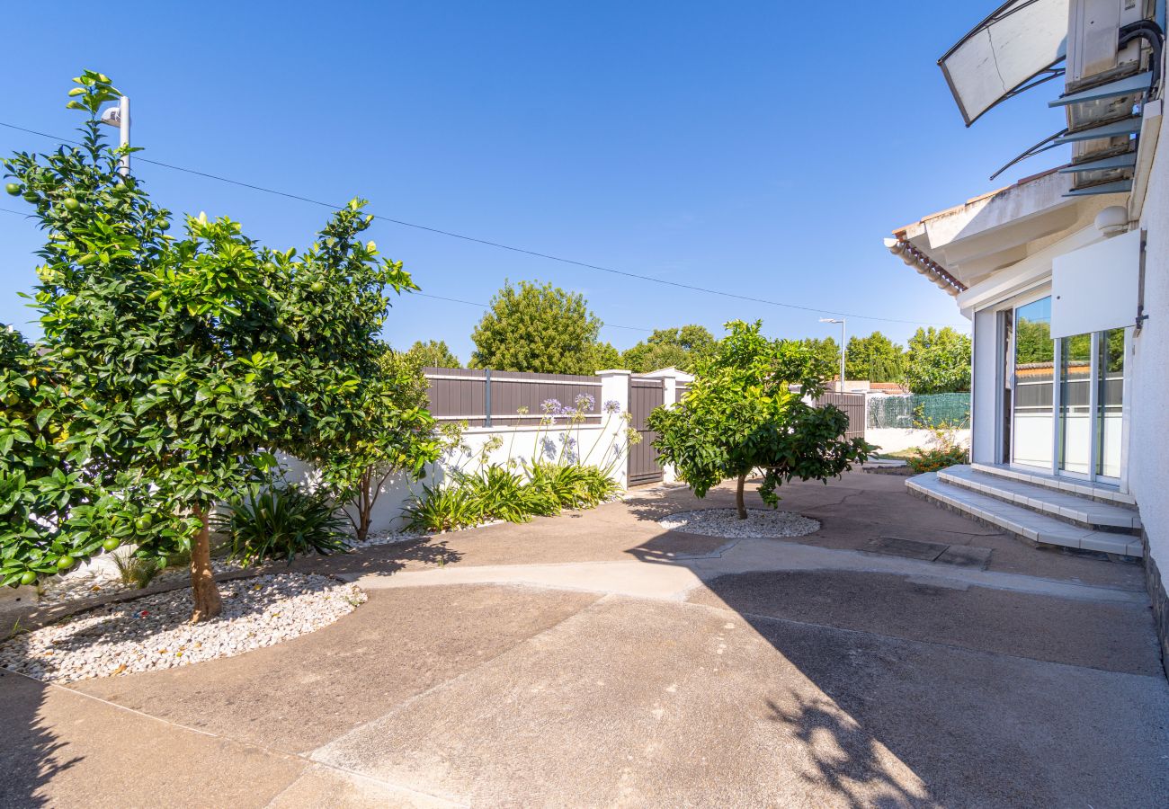 Villa in Empuriabrava - 0032-CARLIT Haus mit Garten und 3 Schlafzimmer
