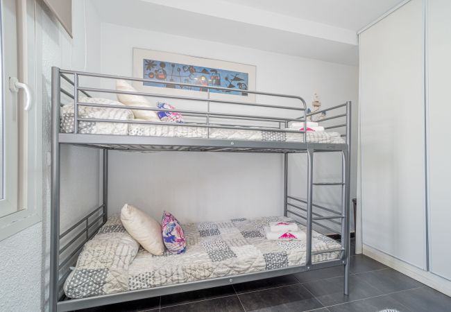 Ferienwohnung in Empuriabrava - 0137-SANT MAURICI Appartment mit Kanalblick und Gemeinschaftspool Ferienwohnung in Empuriabrava - 0137-SANT MAURICI Appartment mit Kanalblick und Gemeinschaftspool