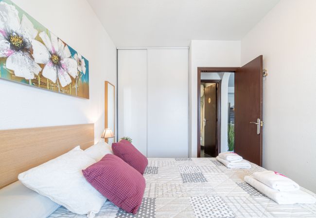 Ferienwohnung in Empuriabrava - 0137-SANT MAURICI Appartment mit Kanalblick und Gemeinschaftspool Ferienwohnung in Empuriabrava - 0137-SANT MAURICI Appartment mit Kanalblick und Gemeinschaftspool